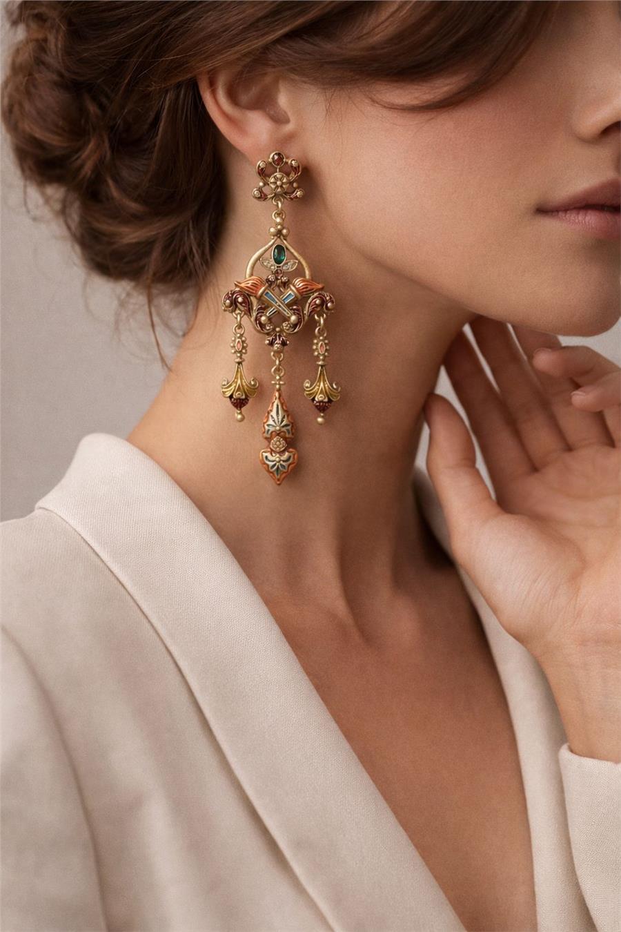 Eloise İnce İşçilikli Mineli Vintage Küpe